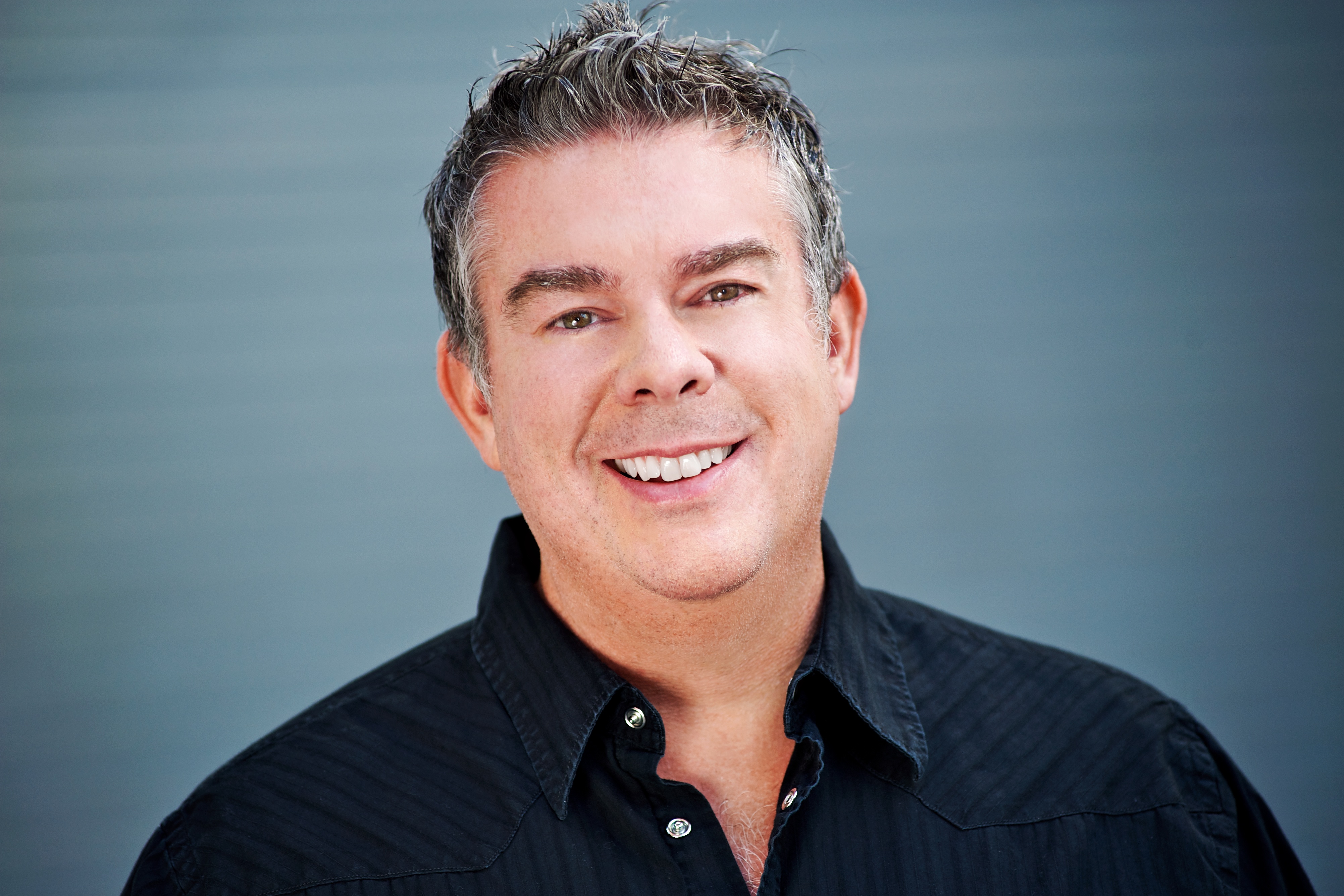Elvis Duran Net Worth - Short bio, age, height, weight