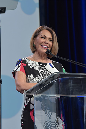 María Elena Salinas | NAB Broadcasting Hall of Fame
